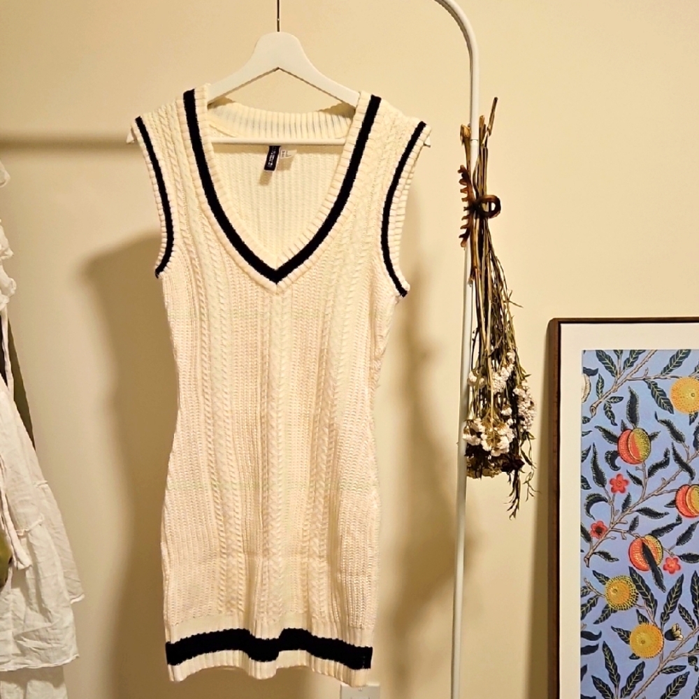 NWOT H&M Flattering Preppy Knit Dress